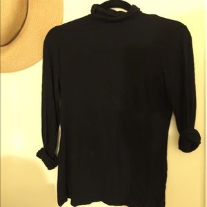 GAP cotton turtleneck (size S)